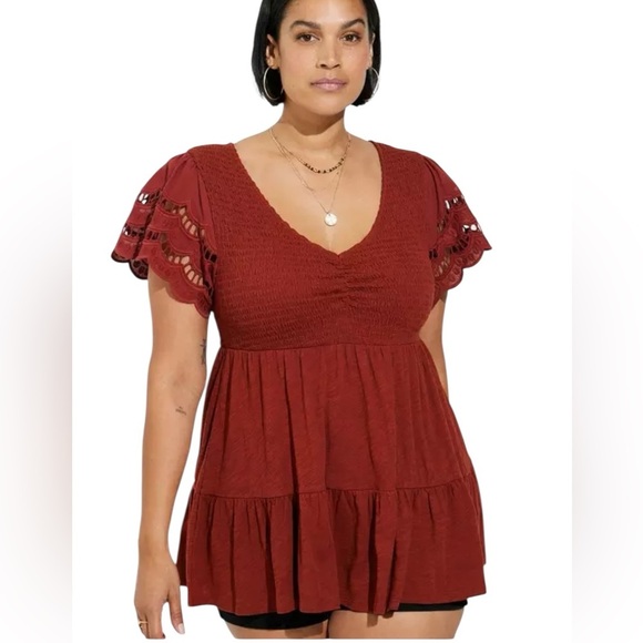 Torrid Womens Slub V-Neck Smocked Bodice Eyelet Sleeve Babydoll top Size 2 - Picture 3 of 9